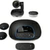 Logitech Group Bundle dispositivos incluidos en fondo blanco